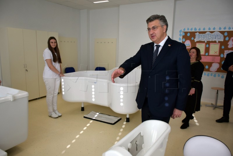 Plenković obišao Regionalni centar kompetentnosti Medicinske škole Bjelovar 