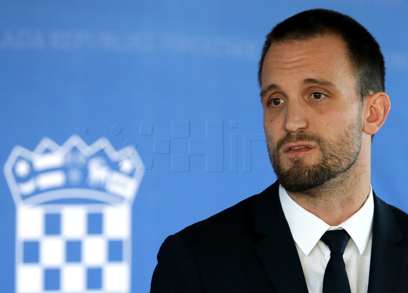 Minister Erlić announces higher financial support for Croatian minority in Serbia