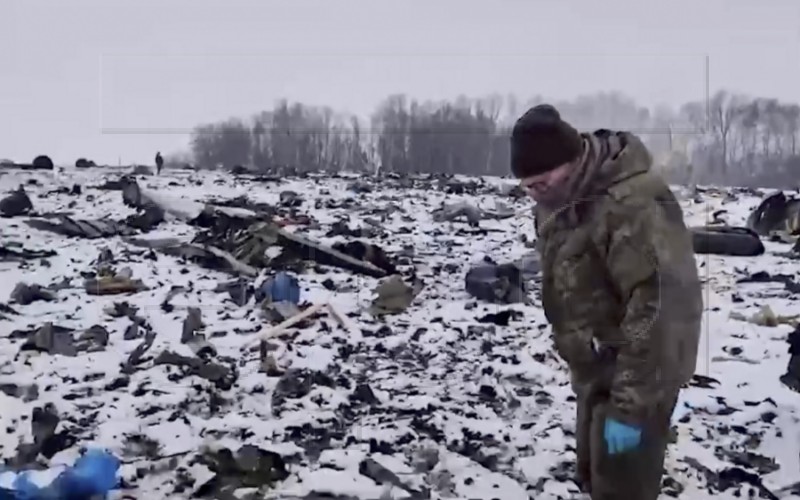 Rusija objavila video ukrajinskih vojnika kako se ukrcavaju u srušeni zrakoplov