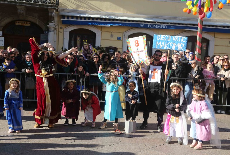 Rijeka: Šest tisuća malih maškara na Korzu