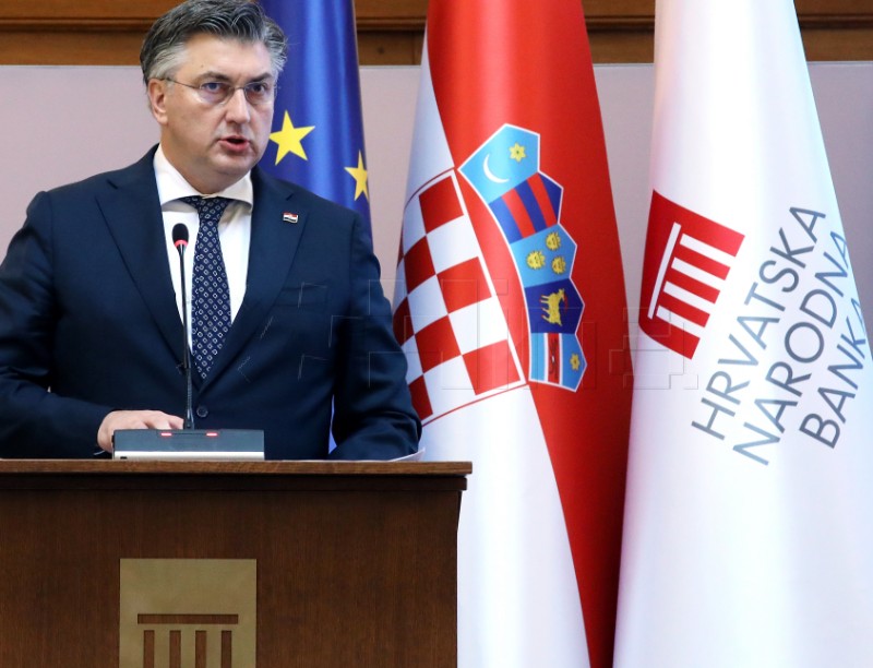 Plenković: Članstvo u eurozoni će povoljno utjecati na daljnji rast plaća