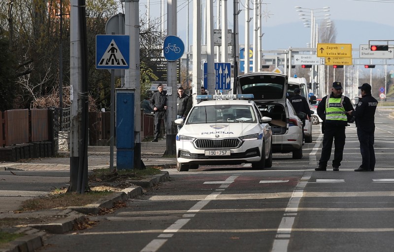 Policija poduzela sve sigurnosne mjere opreza na Plesu, pronađen bezopasan paket