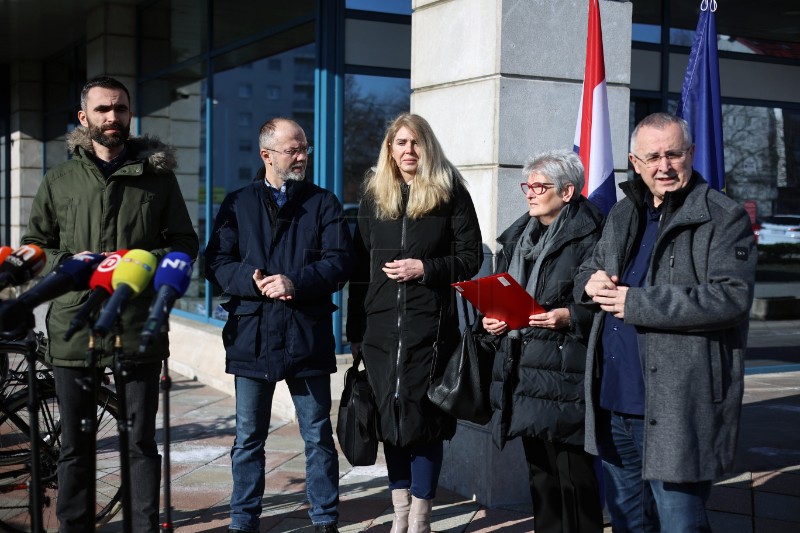 Tiskovna konferencija "Tko je odgovoran za podcijenjen rad u obrazovanju i znanosti?"