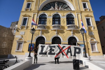 Prosvjed novinara u Splitu: Kršit ćemo "Lex AP"