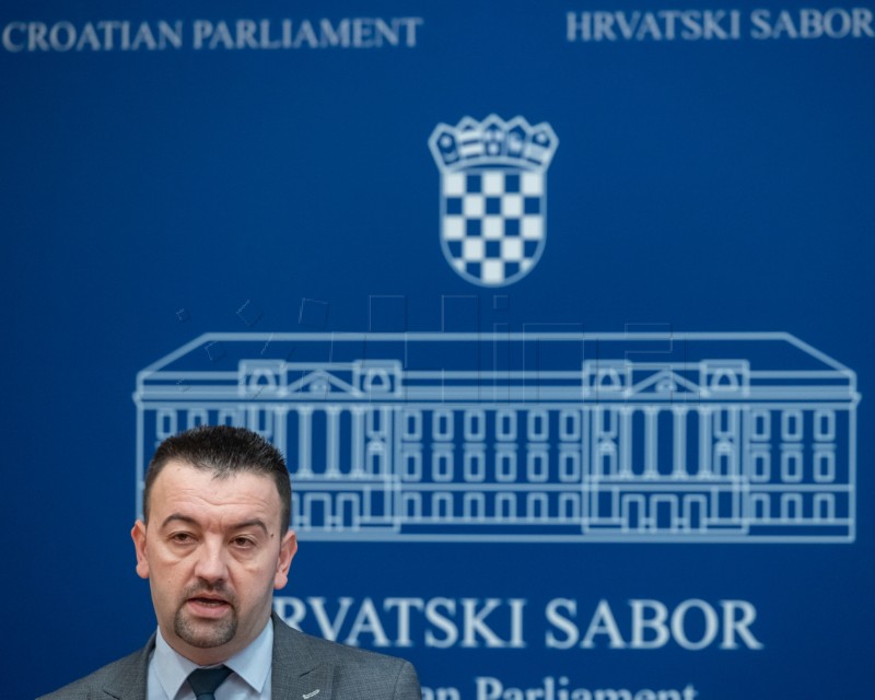  Klub zastupnika Hrvatski suverenisti održali konferenciju za medije