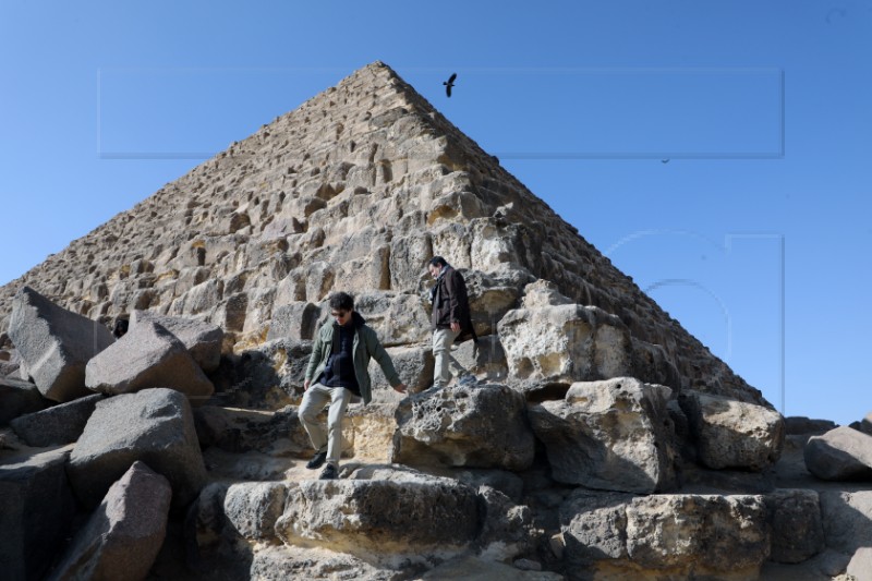 EGYPT ARCHEOLOGY PYRAMIDS