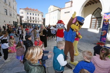 Gradonačelnik Splita Puljak predao ključeve grada Meštru i Meštrovici