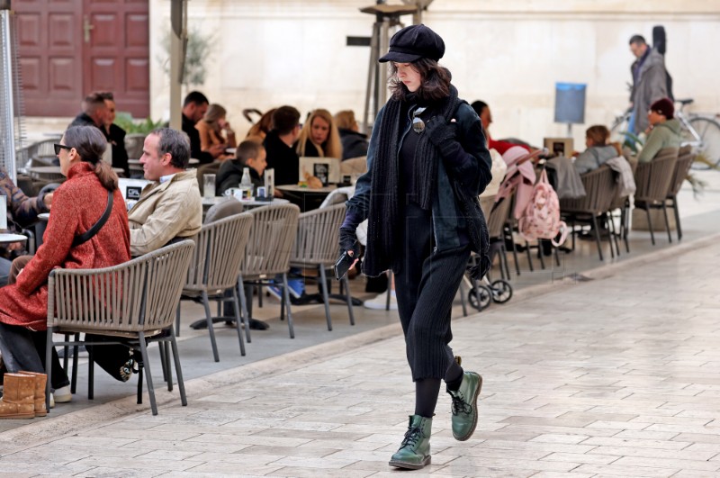 Zadrani uživali u šetnji Poluotokom