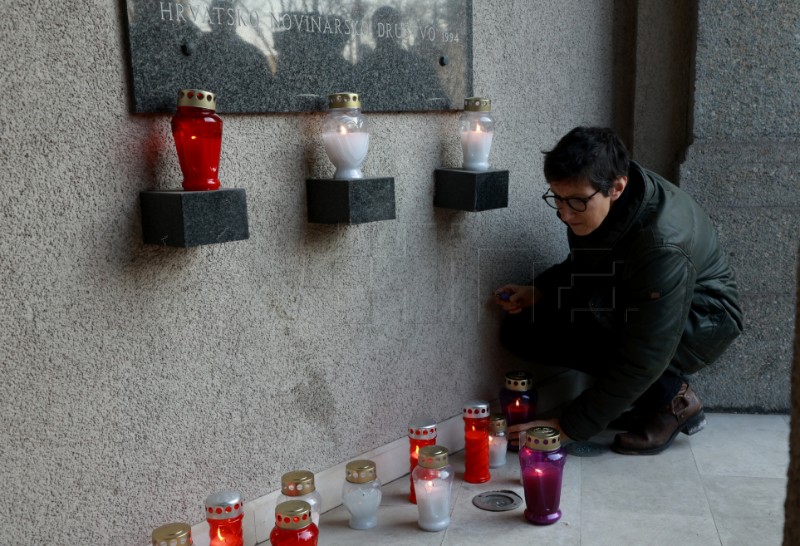  HND, SNH hold candlelight vigil for reporters killed in Gaza