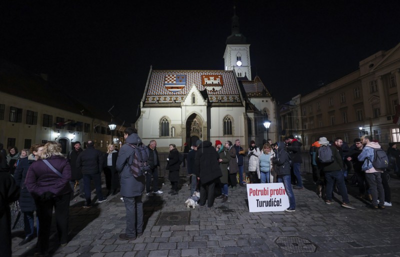 Zastupnike Možemo na Markovu trgu došli podržati i građani