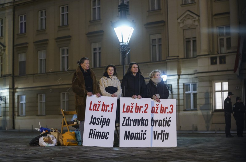 Zastupnike Možemo na Markovu trgu došli podržati i građani