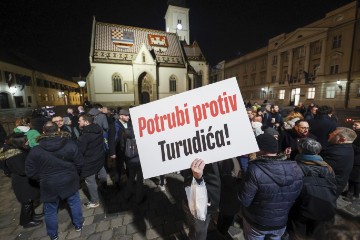 Zastupnike Možemo na Markovu trgu došli podržati i građani