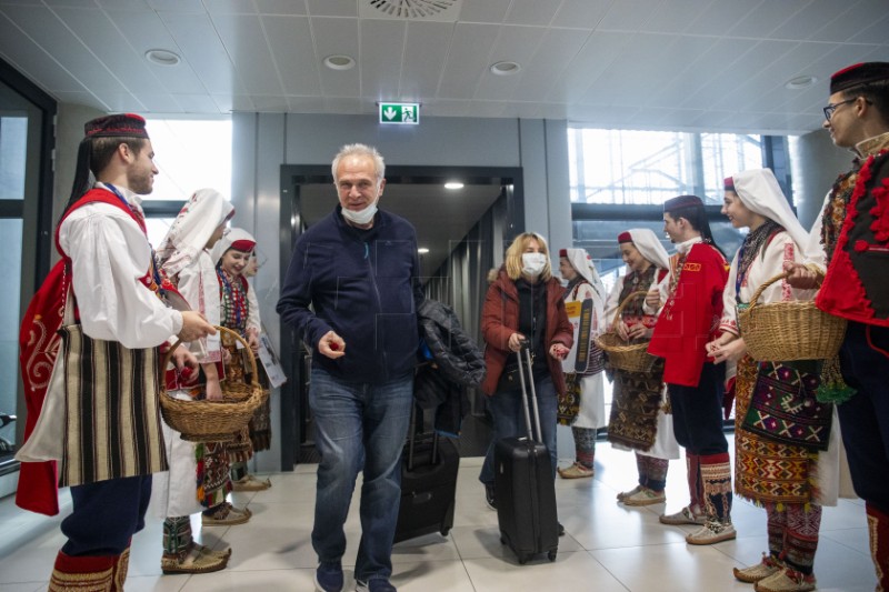 U zračnim lukama u 2023. porast putničkog i pad teretnog prometa 