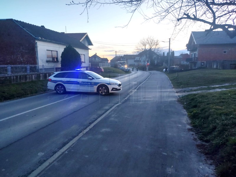 Sudar vlaka i kombija kod Bjelovara, vozač prevezen u bolnicu
