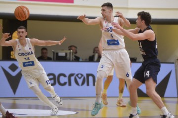 Polufinalne utakmice Kupa Krešimir Ćosić za košarkaše Cibona - Dubrava 