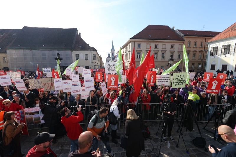 Prosvjed "Dosta je! Odmah na izbore"