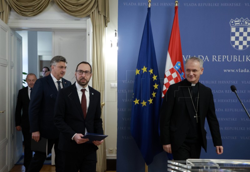 Sporazum u vezi rekonstrukcije stadiona Maksimir i objekata Katoličke Crkve u Zagrebu