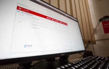 Počeli upisi u prvi razred, prvi put online, osim u Zagrebu