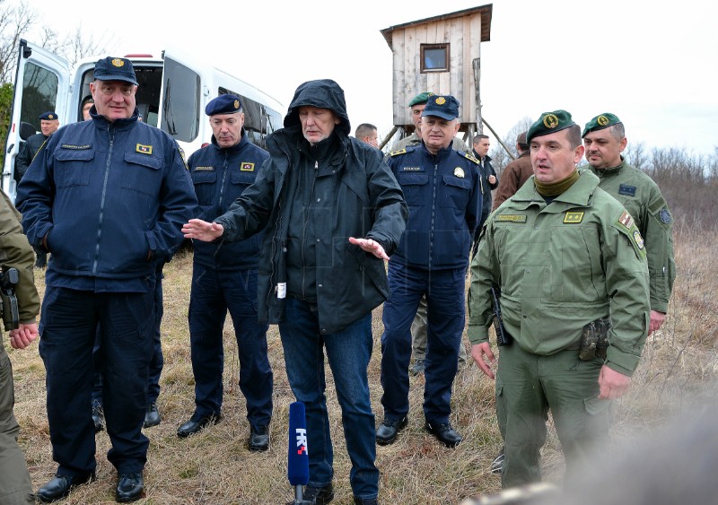 Ministar Božinović na nadzornim točkama u Basari i Kordunskom Ljeskovcu