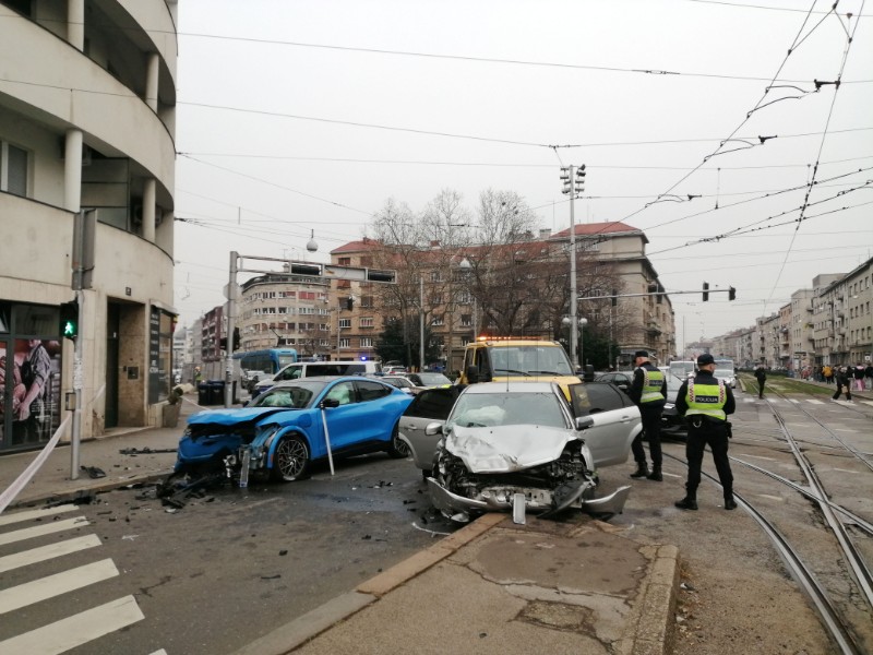 Sudar automobila u Zagrebu