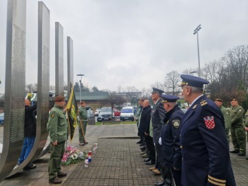 Tomo Medved: Ratni put Specijalne jedinice policije Grom impozantan