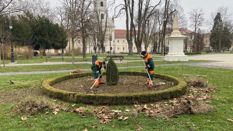 Komunalac preuzeo održavanje javnih zelenih površina u Bjelovaru