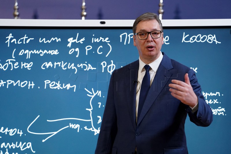 Vučić optužio zapad da u Srbiji želi uspostaviti marionetski režim