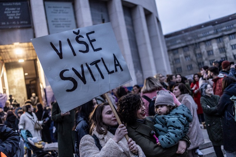 Noćni marš u povodu Međunarodnog dana žena "Feminizam i gotovo"