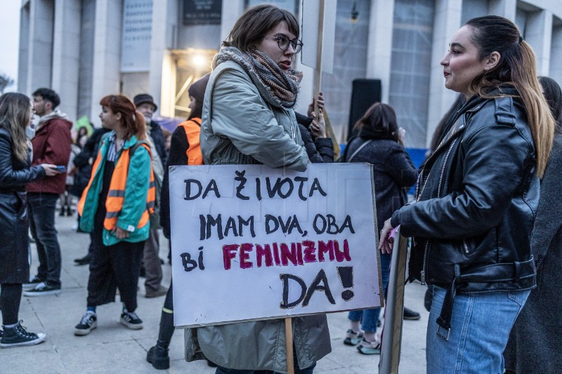 Noćni marš u povodu Međunarodnog dana žena "Feminizam i gotovo"