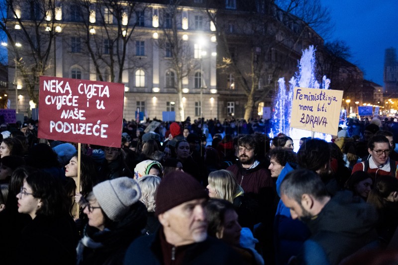 Noćni marš u povodu Međunarodnog dana žena "Feminizam i gotovo"