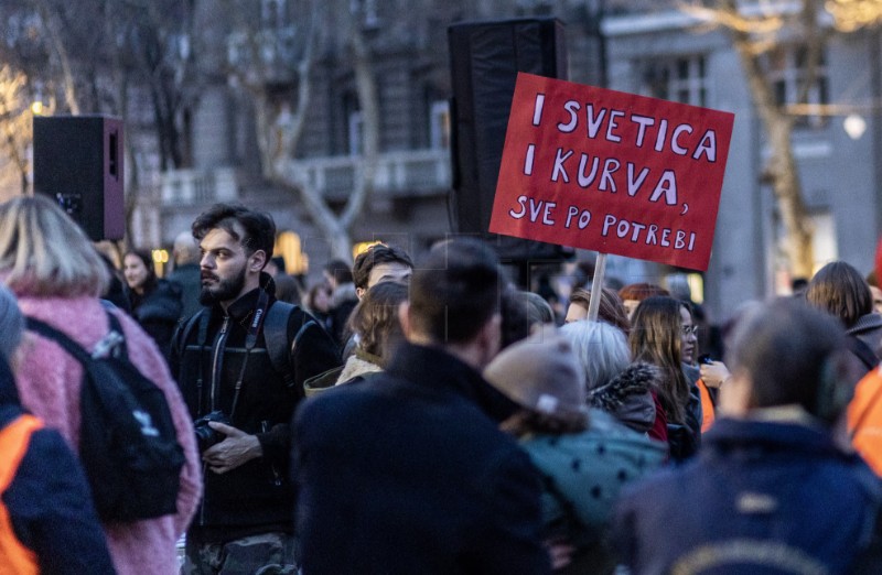 Noćni marš u povodu Međunarodnog dana žena "Feminizam i gotovo"