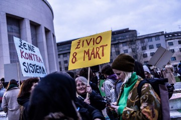 Noćni marš u povodu Međunarodnog dana žena "Feminizam i gotovo"