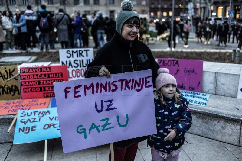 Noćni marš u povodu Međunarodnog dana žena "Feminizam i gotovo"