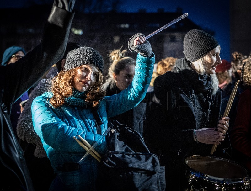 Noćni marš u povodu Međunarodnog dana žena "Feminizam i gotovo"