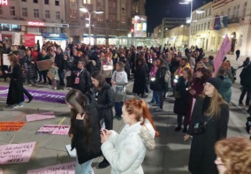 Noćni marš u Osijeku pod geslom "Žena s glasom"