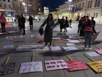 Noćni marš u Osijeku pod geslom "Žena s glasom"