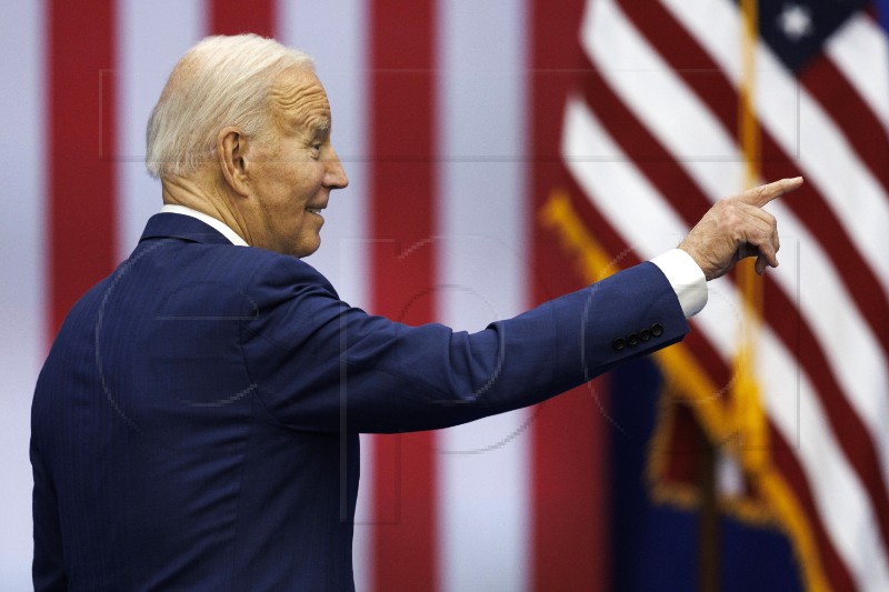 ISPRAVAK VIJESTI: Biden predstavio predizborni proračun od 7,3 trilijuna dolara 