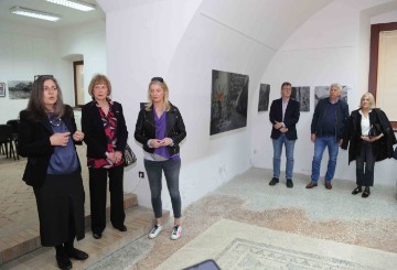 Izložba fotografija Barbare Essl "Lost place in Rijeka"