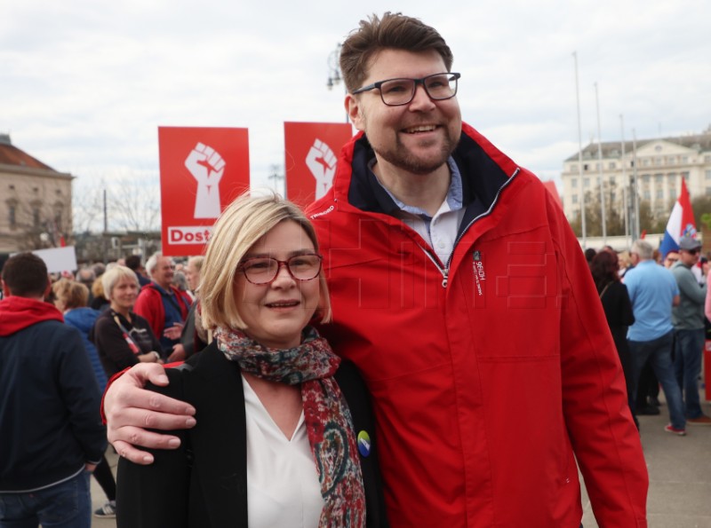 Zagreb: Prosvjedni skup "Dosta je!"