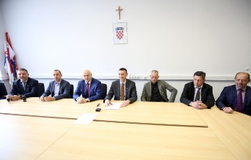 Konferencija za medije: Službeno potpisivanje koalicijskih sporazuma