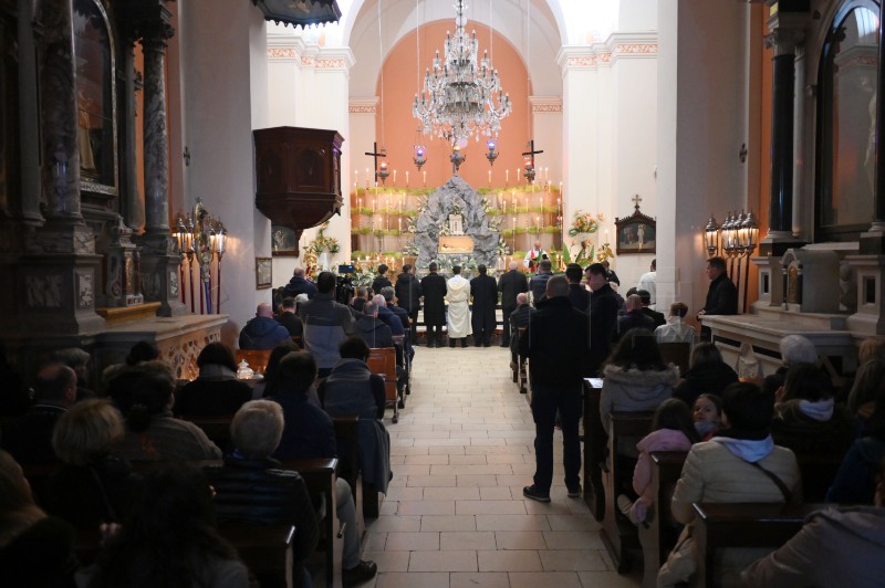 Andrej Plenković na Hvaru u procesiji Za križen