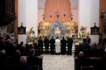 Andrej Plenković na Hvaru u procesiji Za križen