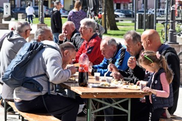 Tradicionalna podjela posnog obroka u Vinkovcima