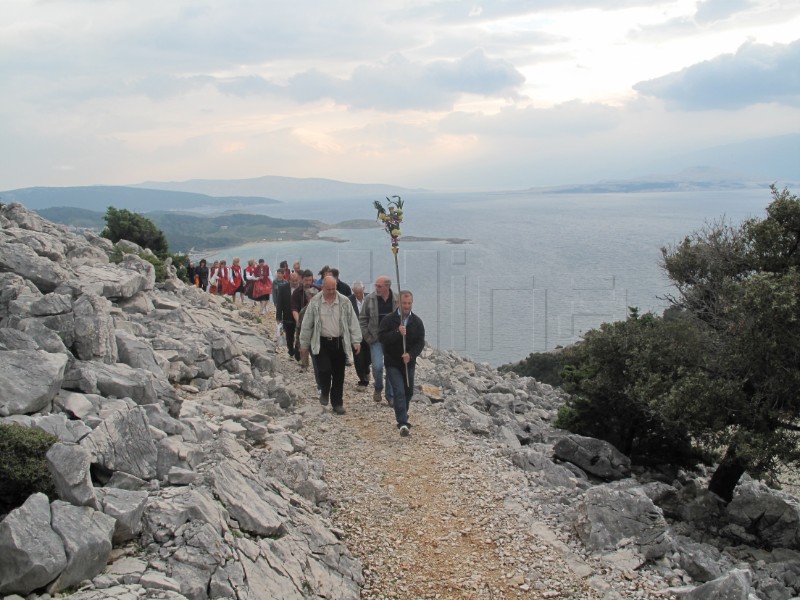 Tradicijska zavjetna procesija Rapski križi upisana u Registar kulturnih dobara