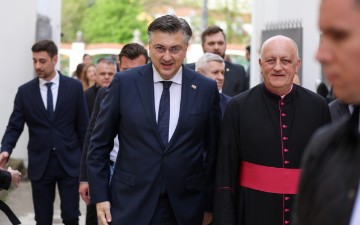 Plenković na uskrsnoj misi koju je predvodio mons. Kutleša