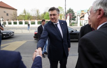 Plenković na uskrsnoj misi koju je predvodio mons. Kutleša