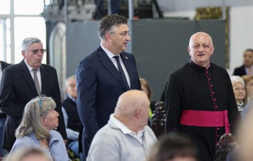 Plenković na uskrsnoj misi koju je predvodio mons. Kutleša