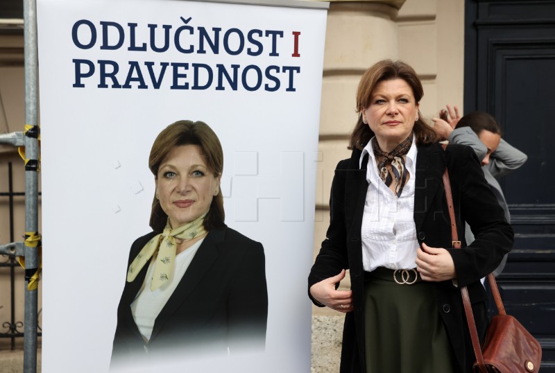 Početak kampanje Karoline Vidović Krišto ispred zgrade DORH-a