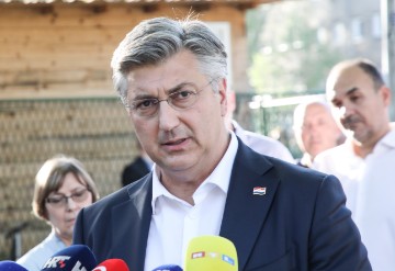 Plenković na druženju s građanima na Kegliću