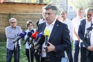 Plenković na druženju s građanima na Kegliću